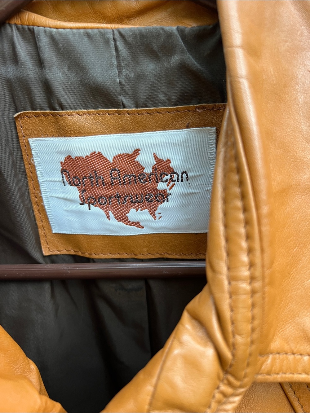Vintage Style Tan Leather Button-Front Jacket - Picture 2 of 6